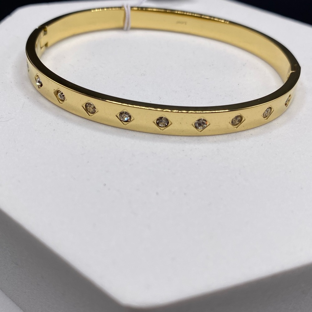 Elegant Gold-Tone Bangle Bracelet